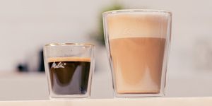Cum prepari espresso și cappuccino la espressorul automat Avanza de la Melitta