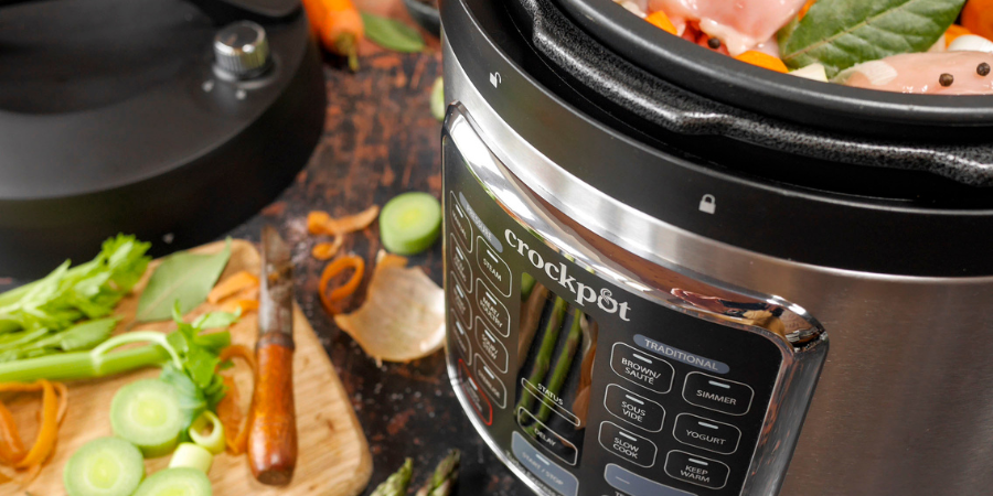 Rețetă pui fricassee cu sparanghel și mazăre la multicooker Crock-Pot Turbo Express